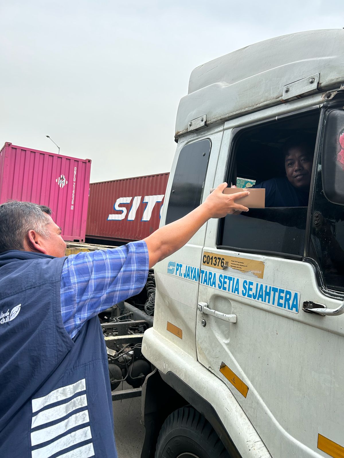 Kemacetan di Tanjung Priok: Pelindo Maksimalkan Area Parkir untuk Menangani Lonjakan Truk