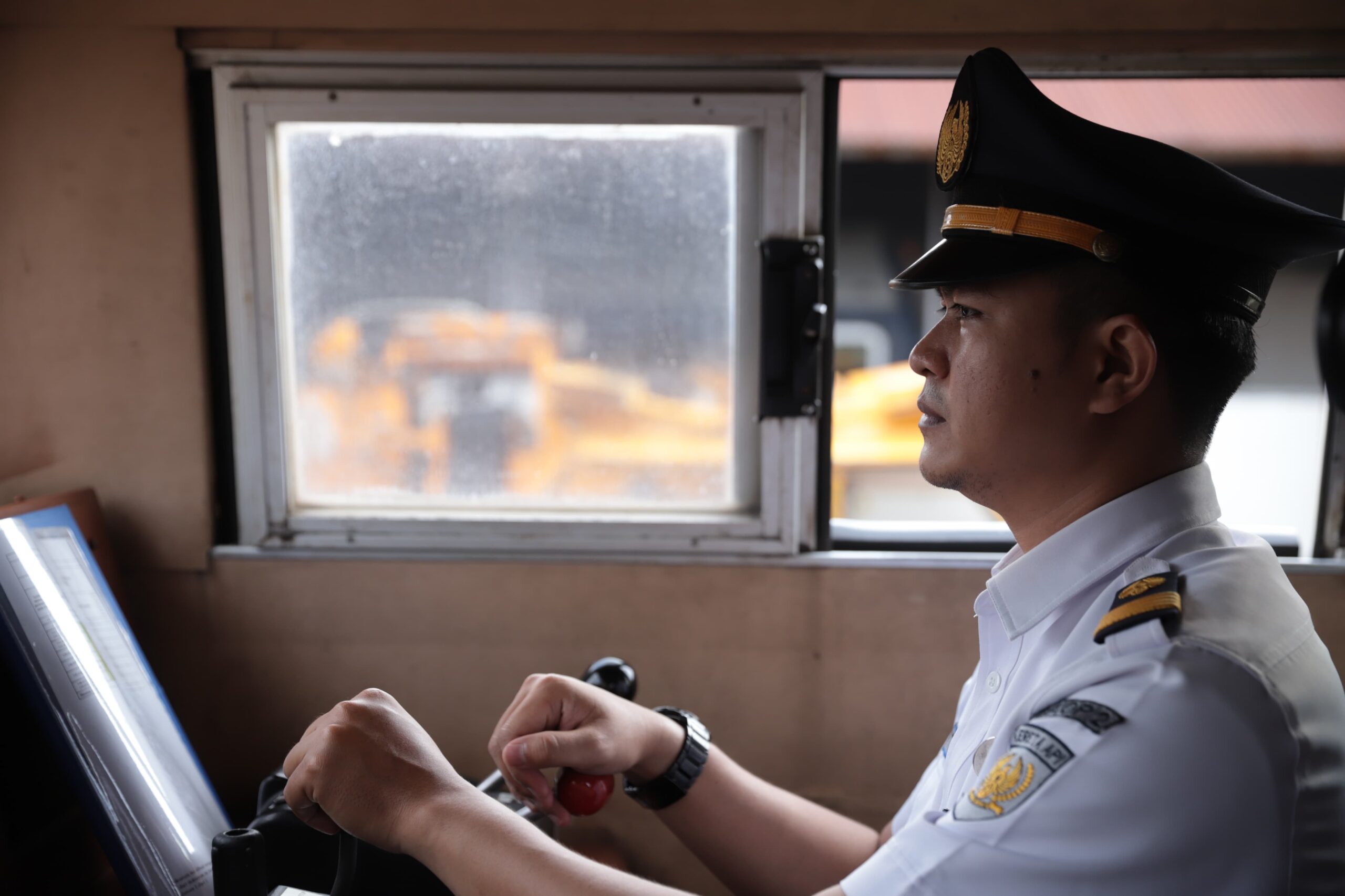 Sertifikasi Petugas Operasional: Langkah PT KAI Tingkatkan Keamanan dan Keselamatan Kereta Api