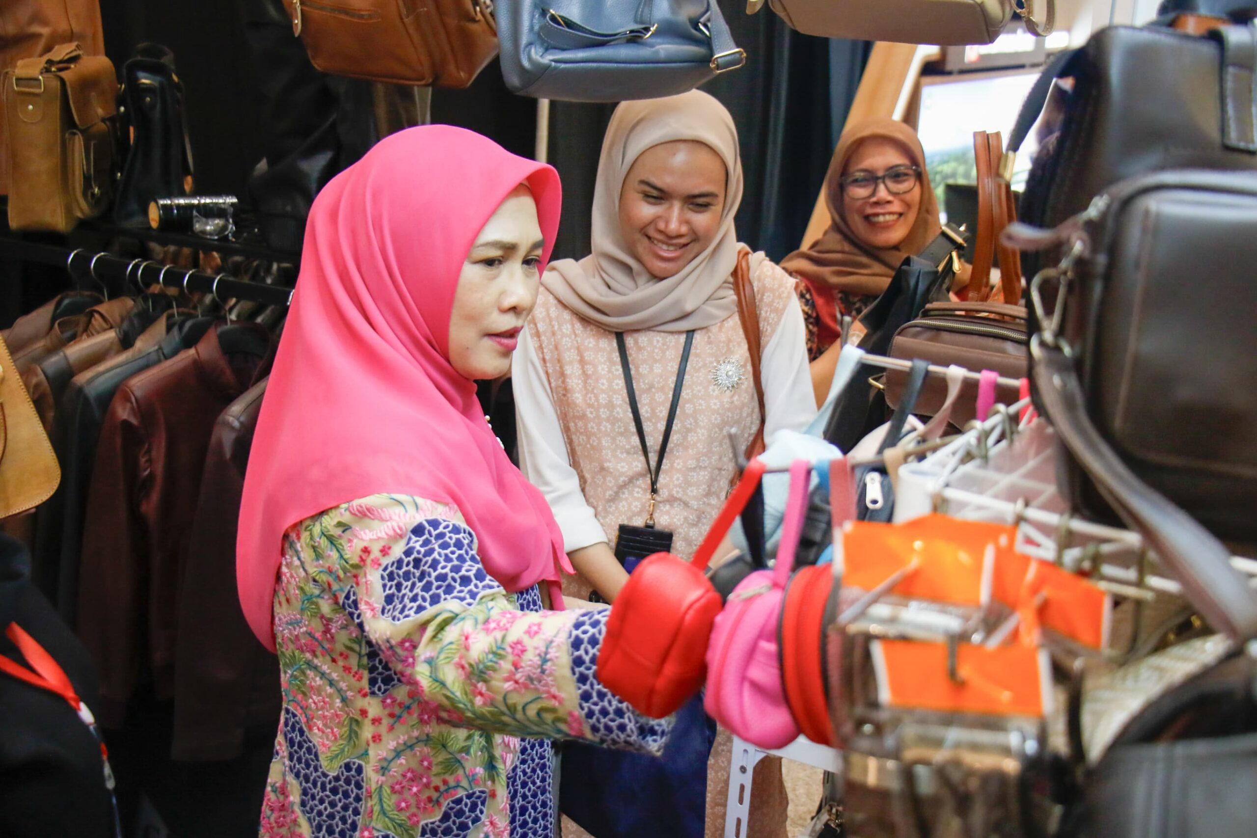 Indonesia Fashion Week 2025, KAI Tunjang UMKM dengan Konsep Fesyen Berkelanjutan