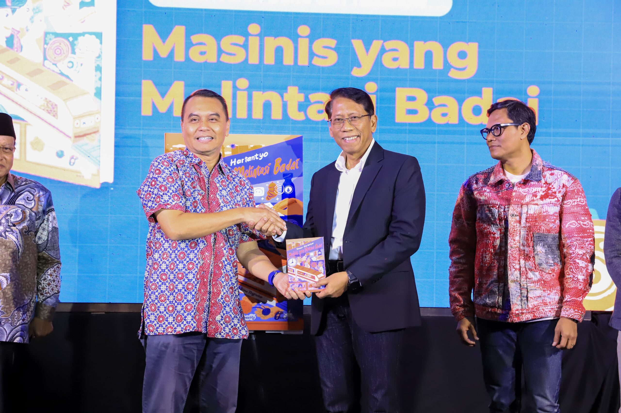 (FOTO) Suasana Meriah Grand Launching Buku “Masinis yang Melintasi Badai” di Studio Kompas TV
