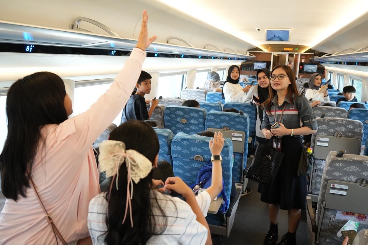(VIDEO) KCIC Ajak Siswa Belajar Teknologi dan Keselamatan di Kereta Cepat Whoosh