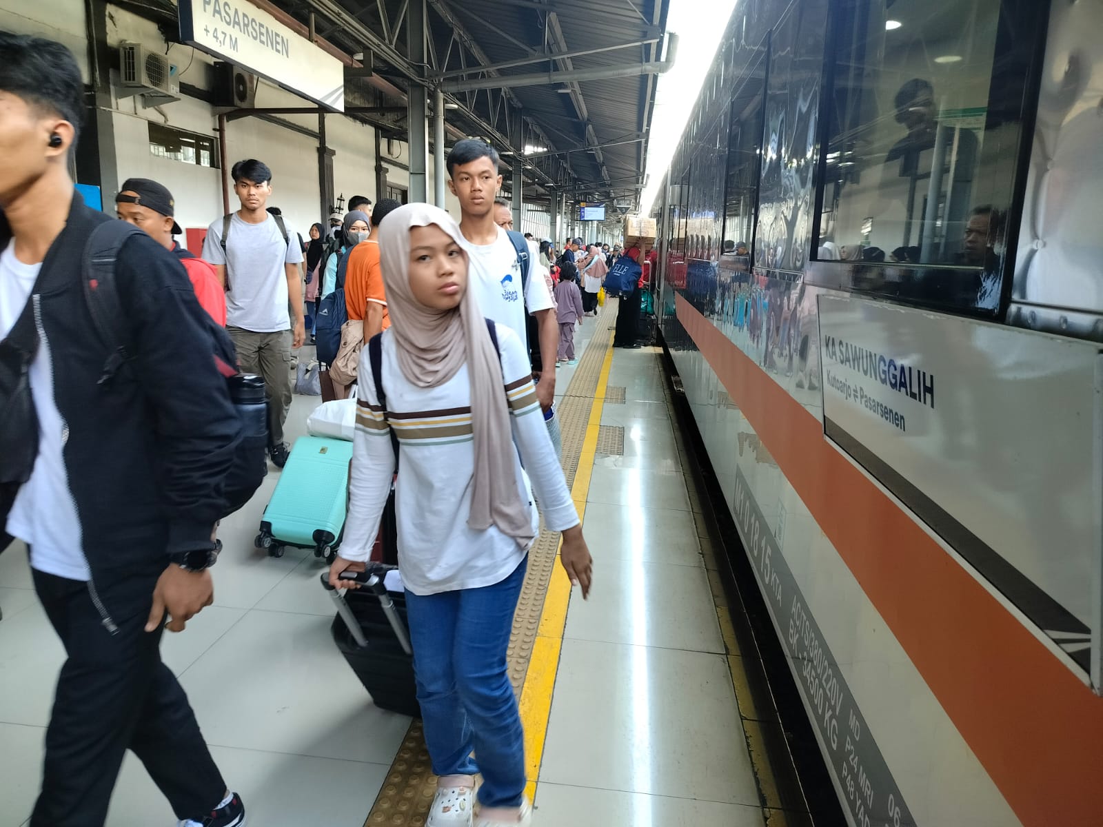 Libur Panjang, KAI Hadapi Tantangan Operasional Akibat Okupansi Tinggi