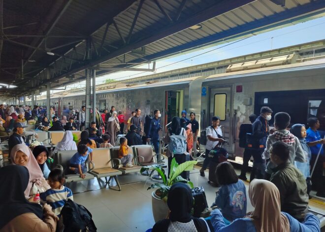 Tiket KA Laris Manis di Libur Panjang, Waspadai Kepadatan Stasiun
