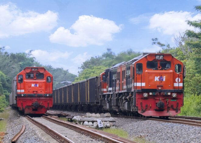 (FOTO) Angkutan Batu Bara KAI Jadi Andalan Ketahanan Energi Nasional