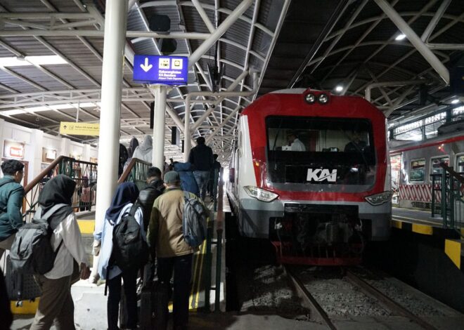 (FOTO) PT Railink Antisipasi Lonjakan Penumpang Libur Yesus Kristus dengan 376 Perjalanan KA Bandara