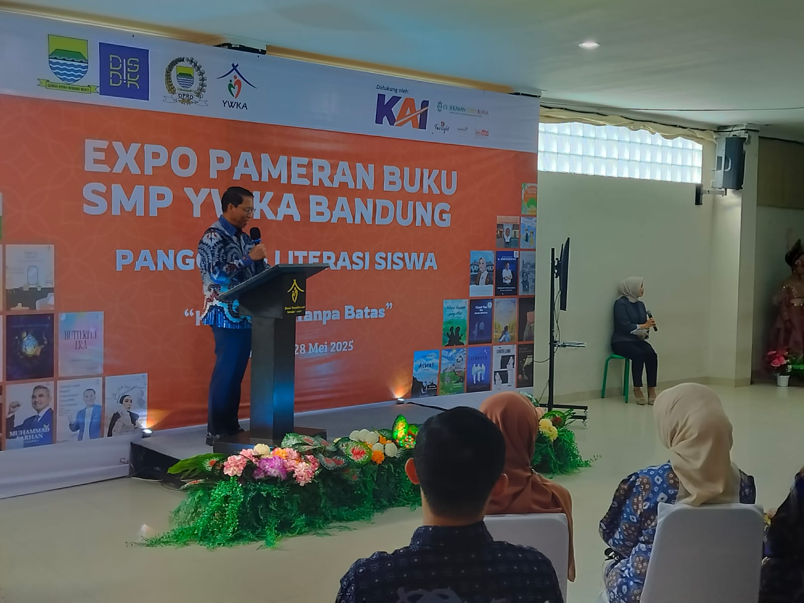 Ekspresi Literasi dan Semangat Pelajar: KAI Hadir di Expo Buku YWKA